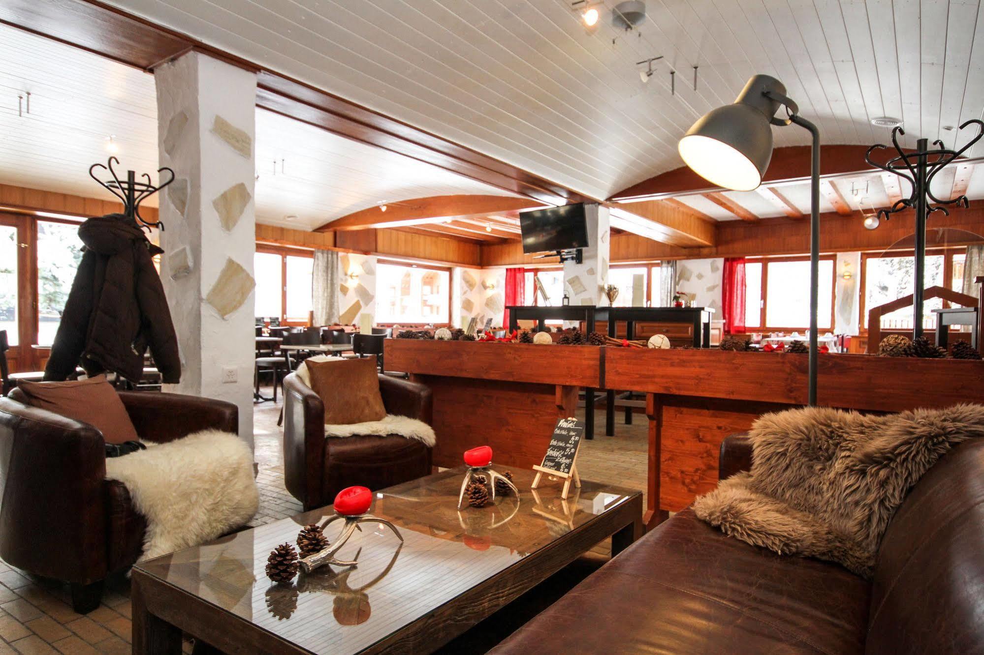 Pointe De Zinal Hotel Bagian luar foto