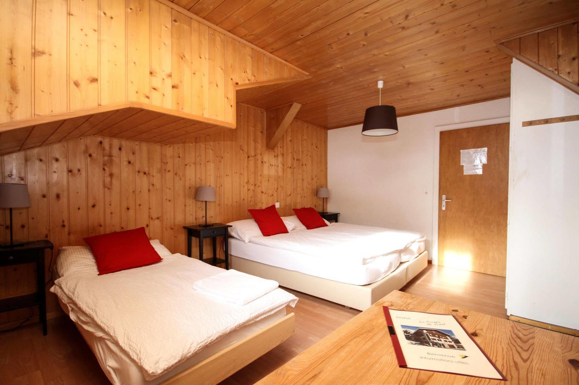 Pointe De Zinal Hotel Bagian luar foto